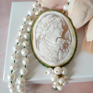 Collana con Cammeo e Perle