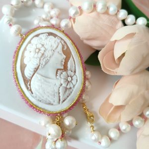 Collana di Perle con Cammeo e Zirconi