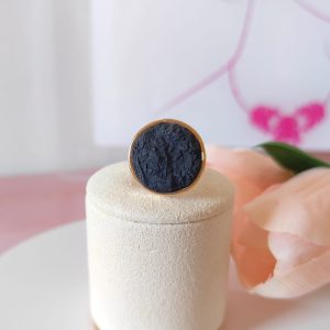 Anello Rotondo con Pietra Lavica