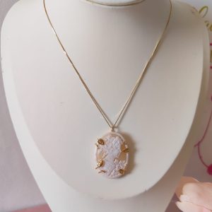 Collana con Ciondolo di Cammeo