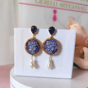 Orecchini Perla E Ceramica Con Dettagli In Oro E Cristallo