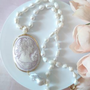 Cammeo Ceramica E Perle Barocche: Eleganza Senza Tempo
