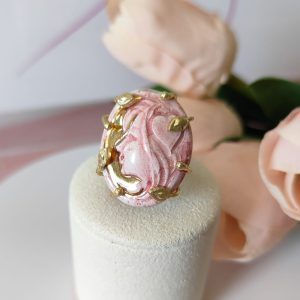 Anello Rosa E Oro Con Cammeo In Ceramica Di Caltagirone