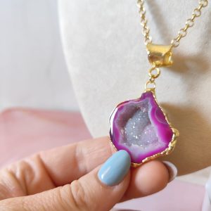Ciondolo Drusa Viola – Collana Dorata Naturale E Brillante