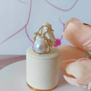 Anello Con Perle Barocche Regolabile Dorato