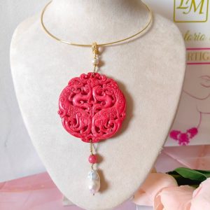 Mandala In Giada Fucsia Con Perla Barocca E Collana Rigida