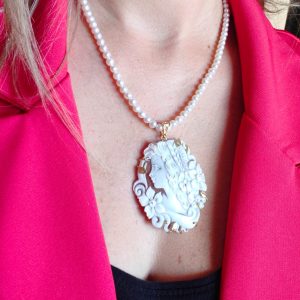 Collana Perle E Cammeo Con Montatura In Argento Placcato Oro