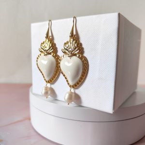 Orecchini Cuore Bianco E Perla Pendente