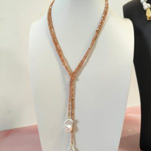 Collana Lariat Con Perle Barocche E Zirconi Color Pesca
