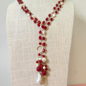 Collana Lariat Agata Rossa – Perle Naturali e Ciondoli Barocchi