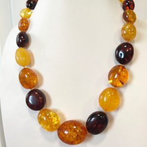 Collana Ambra Sassi Pregiati – Eleganza Naturale di Alta Qualità