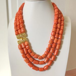 Collana Corallo Bamboo Elegante Con Chiusura Dorata