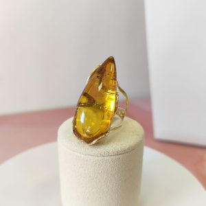 Anello Goccia Ambra Naturale  – Scultura Luminosa Da Indossare