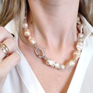 Perle Barocche Champagne Con Chiusura Laterale In Argento 925