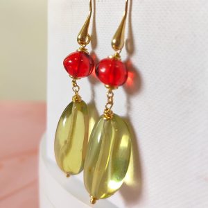 Orecchini Ambra Rossa E Verde – Eleganza Naturale