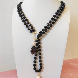 Collana A Sciarpa In Onice – Eleganza Fluida Senza Tempo