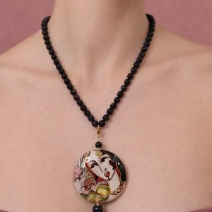 Collana Onice E Donna Dipinta Su Ciondolo In Ceramica