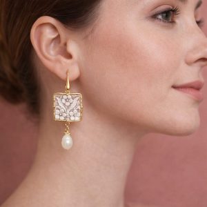 Orecchini Cammeo Fiori Su Conchiglia Con Perla Naturale