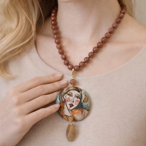 Collana Quarzo E Volto Dipinto – Gioiello Con Ciondolo Dipinto