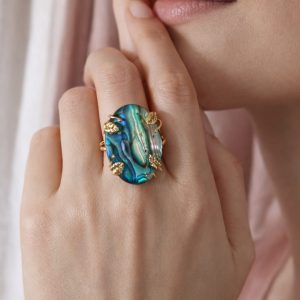 Anello Abalone Iridescente – Onde di Luce Naturale