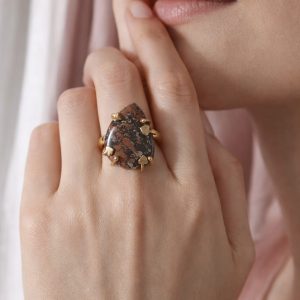 Anello Dolomite Red Copper – Materia Calda e Carattere Unico