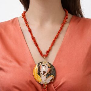 Collana Corallo Con Ciondolo Con Volto Dal Fascino Mediterraneo