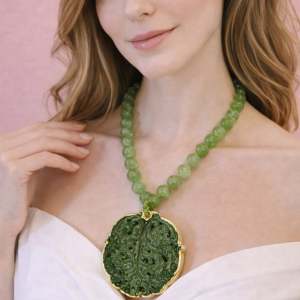 Collana Peridoto Con Mandala – Ciondolo In Giada Intagliata