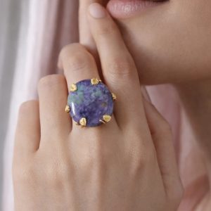 Anello Charoite Naturale Regolabile In Ottone Dorato