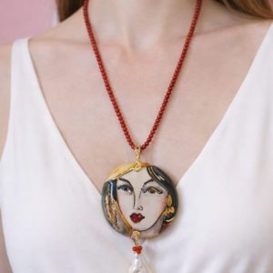 Collana Volto Dipinto In Ceramica – Arte Da Indossare