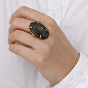 Anello Regolabile Con Ossidiana – Gioiello Artigianale Dorato