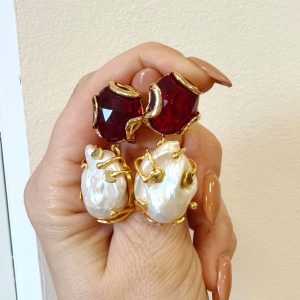 Orecchini Barocca E Cristallo Borgogna In Ottone Dorato