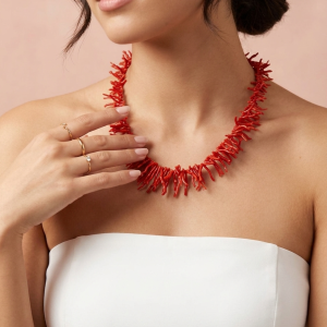 Collana Corallo a Rametti Naturali Dal Fascino Intenso