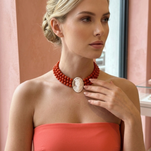 Choker Corallo Rosso Con Cammeo Stile Elegante Unico