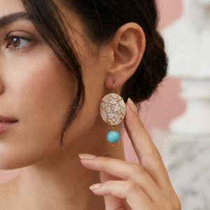 Orecchini Cammeo Floreale Con Turchese – Eleganza Unica