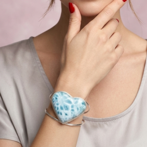 Bracciale Cuore In Larimar – L’Eleganza Del Mare Da Indossare