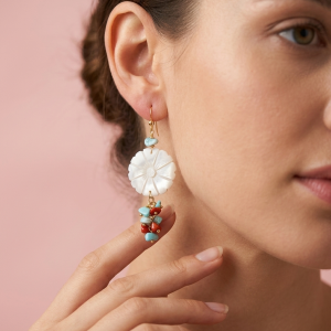 Orecchini Fiore Cammeo Con Larimar E Corallo Rosso