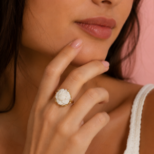 Anello Cammeo Rosa In Argento Dorato