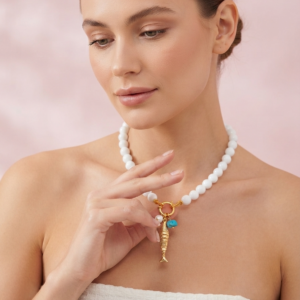 Collana Estiva in Agata Bianca – Eleganza dal Fascino Marino