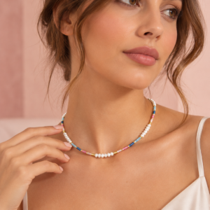 Collana Minimal Zirconi e Perle – Girocollo Luminoso