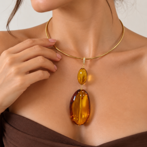 Ciondolo in Ambra Baltica Cognac Maxi – Pezzo Unico